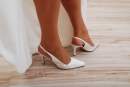 Fehér strasszos esküvői cipő SH/712