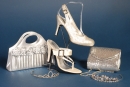 Ezüst alkalmi selyemszatén papucs és alkalmi cipö, ezüst alkalmi táskával