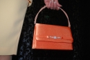 Narancs színü selyem alkalmi táska, gyöngyfüllel