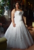 Csodaszép hófehér molett esküvői ruha, abroncsos Sophia Tolli