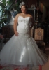 Sophia Tolli eskrü tüll és csipke divatos molett esküvői ruha, hátúl füzős