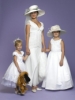 Menyasszonyi ruha jellegű fehér koszorúslány ruha