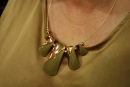 Dorothy Perkins zöld /arany nyakék  fülbevalóval (Bi/1976)